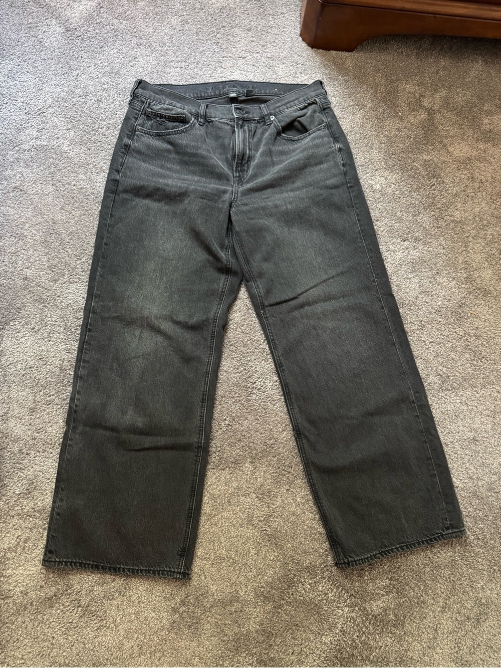 American Eagle Women’s Strigid Black faded color Jeans Sz 6 Short 27” inseam